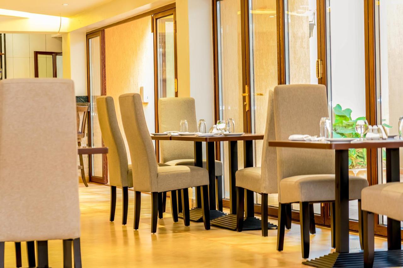 Canary Hotel Кампала Экстерьер фото