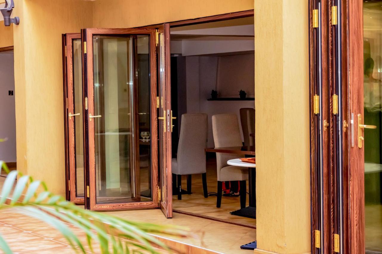 Canary Hotel Кампала Экстерьер фото