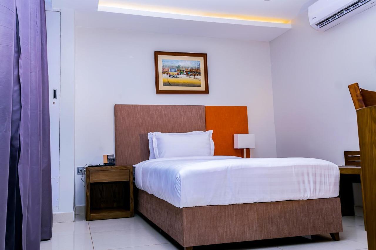 Canary Hotel Кампала Экстерьер фото