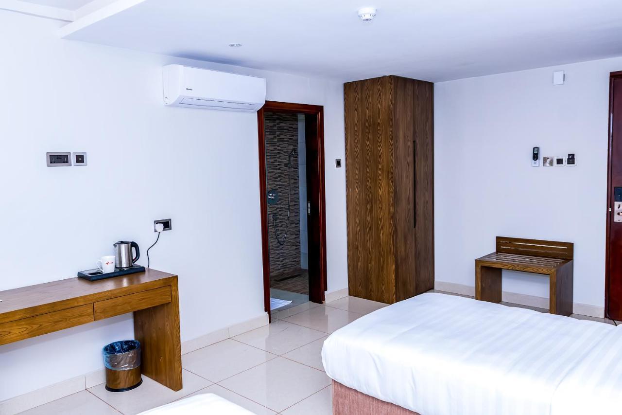 Canary Hotel Кампала Экстерьер фото